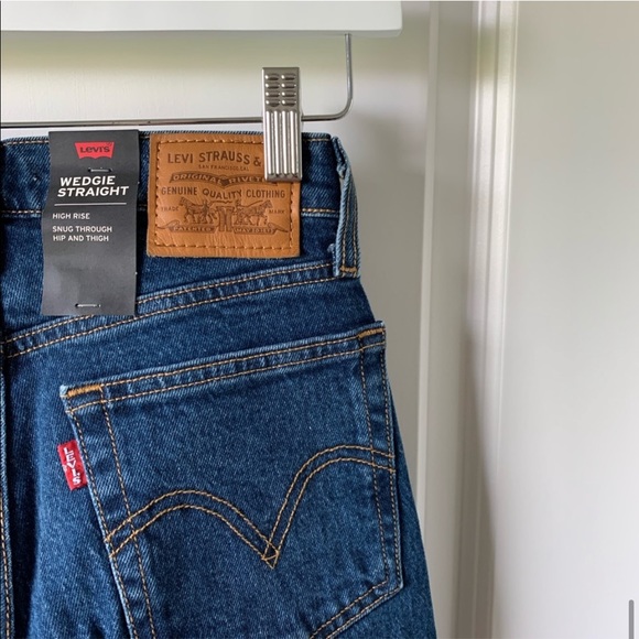 Levi’s Wedgie fit straight leg below the belt wash - Picture 5 of 5